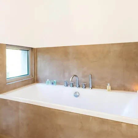 Porto-vecchio Sleeps 5 With Pool Air Con And Wifi Porto-Vecchio